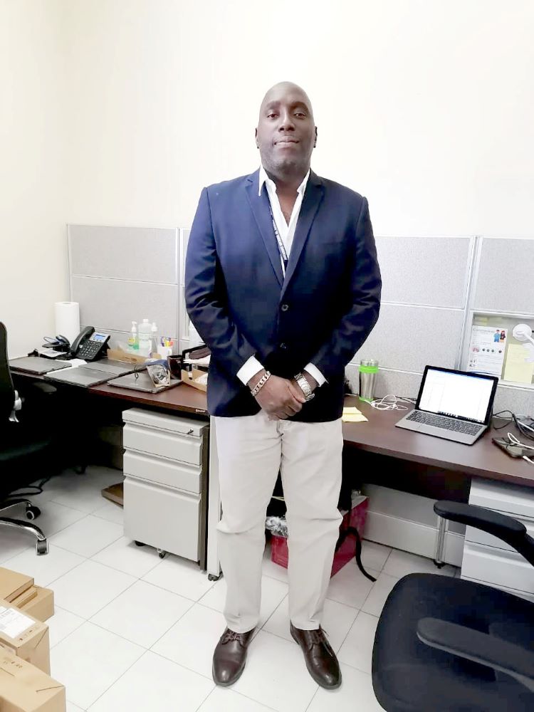 Dr. Ernesto Campbell (E.C)