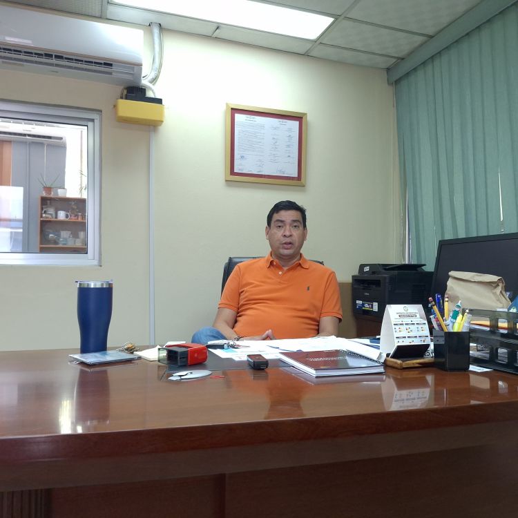 Luis Vega , Vicedecano de odontología 