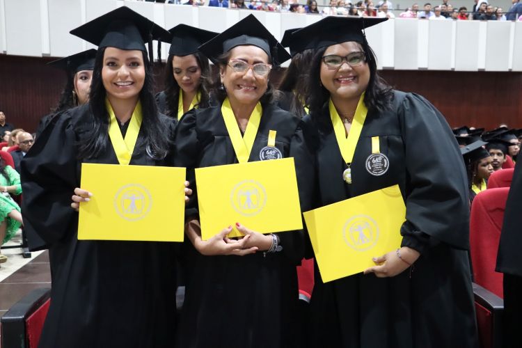 Graduandas arquitectura 2026