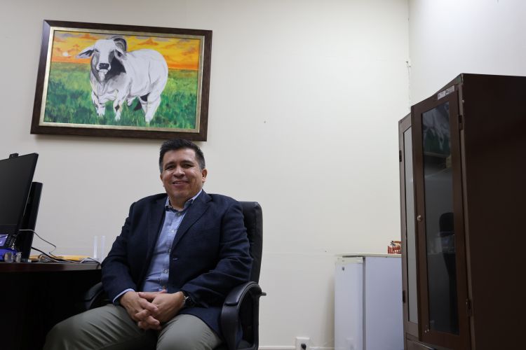 DR. Alexander Pérez 