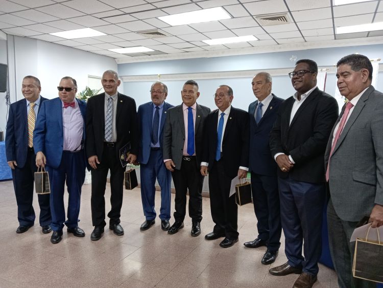 autoridades de la UP