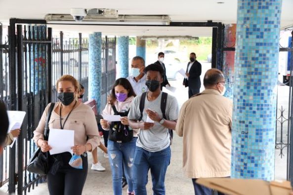 Cada año salen de secundaria 40 mil estudiantes; gran parte de estos quedan fuera de la UP  por falta de espacio físico. 