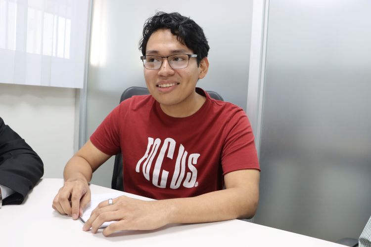 Bryan Lorenzo trabaja en el proyecto Generación en Armonios de Orden Altos en Materiales.