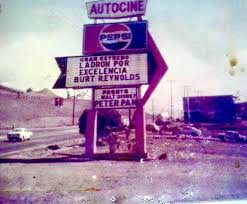 Foto ilustrativa de autocine. Imagen tomada de la web https://www.critica.com.pa/