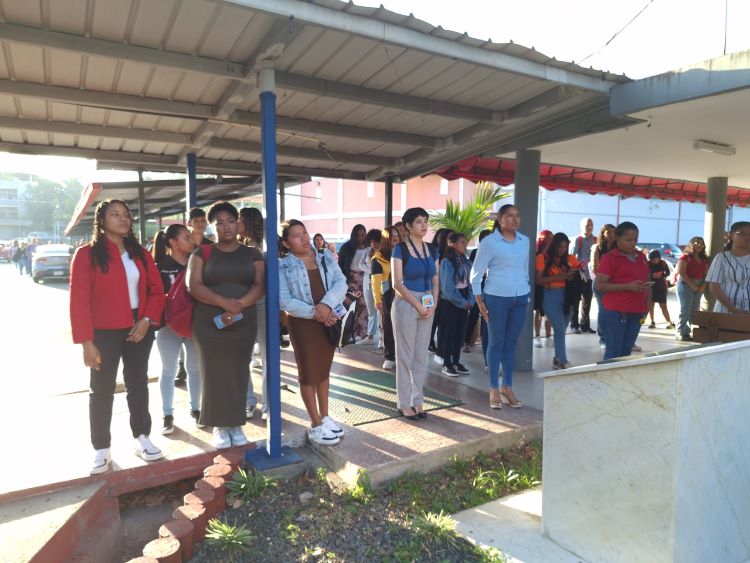 estudiantes de primer ingreso