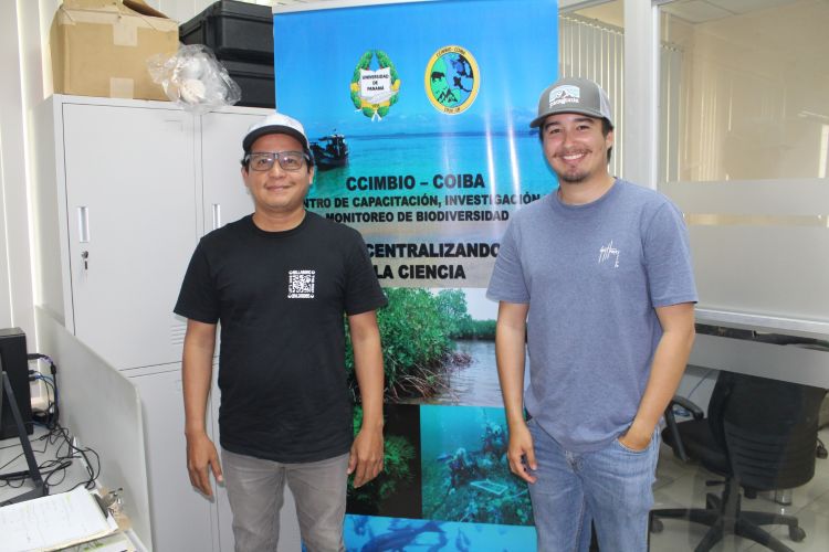 estudiantes de biología cruv 