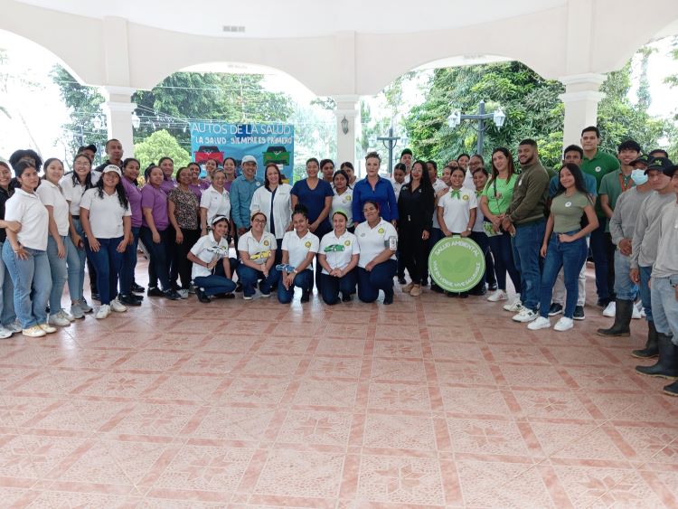 alguero y estudiantes 