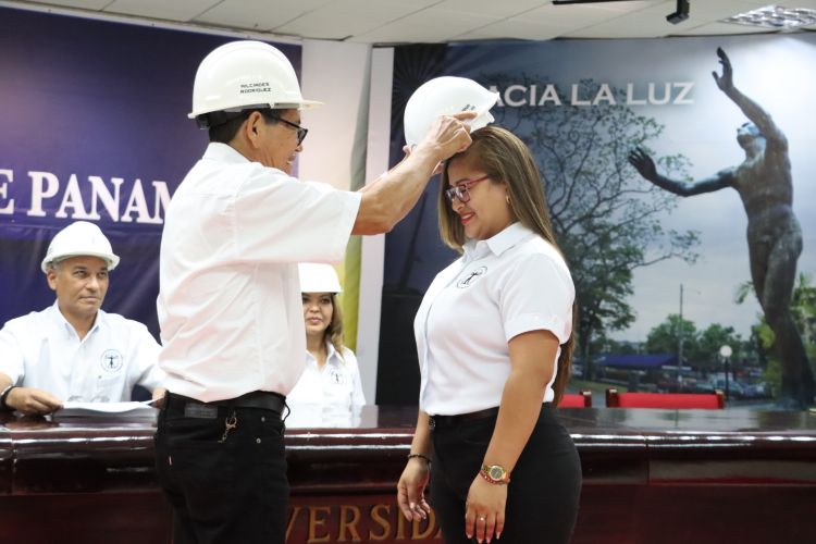 imposición de cascos de arquitectura 