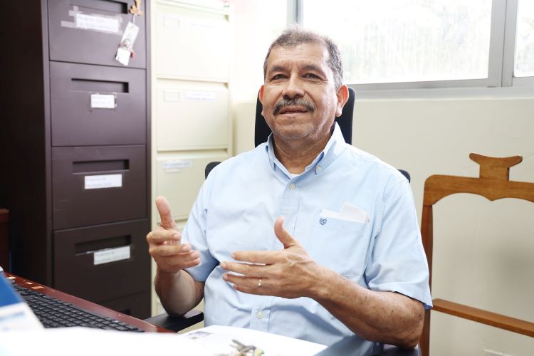 Dr. Janzel Villalaz, director de Investigación de la VIP.