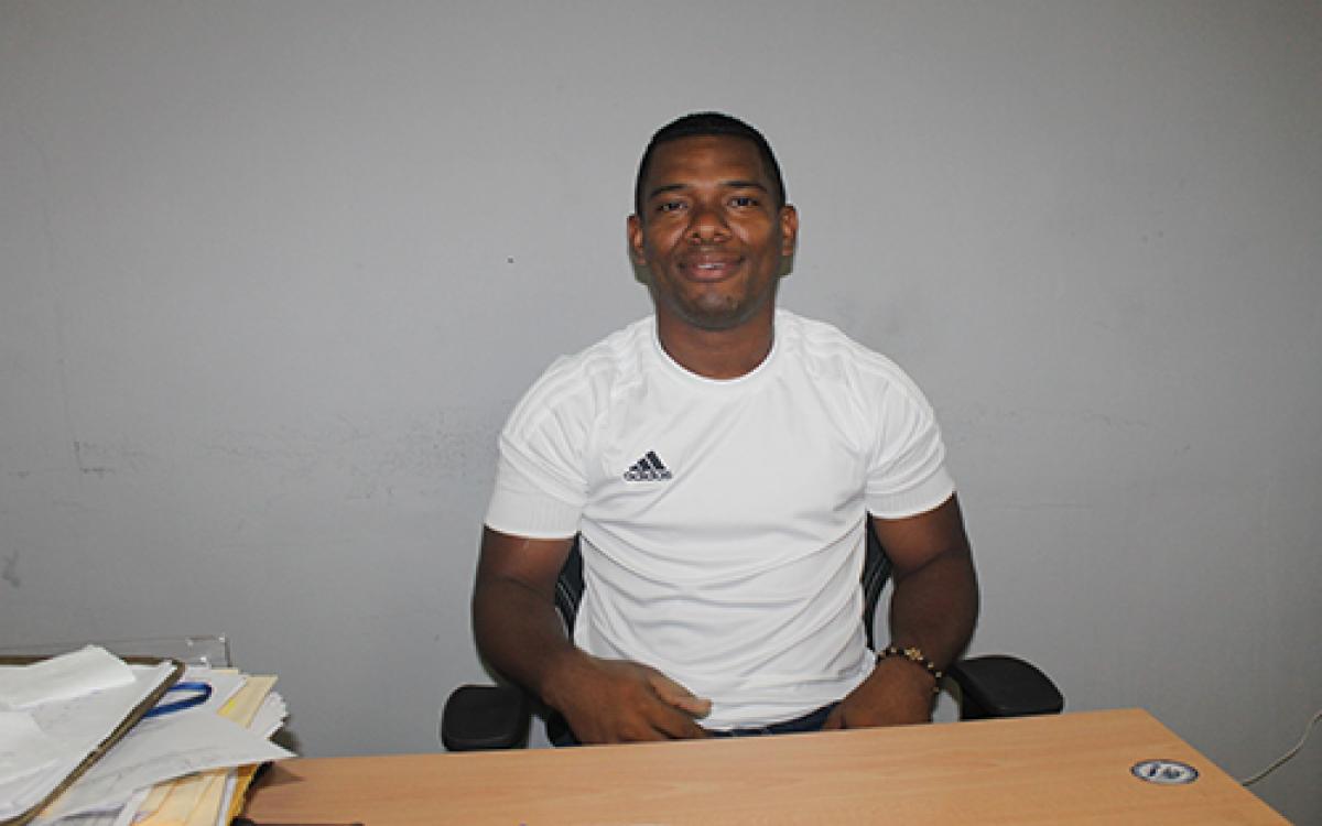 Julio Rivera, entrenador deportivo de la VAE.