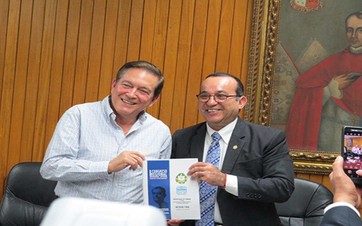 Laurentino Cortizo y Rector Eduardo Flores Castro 