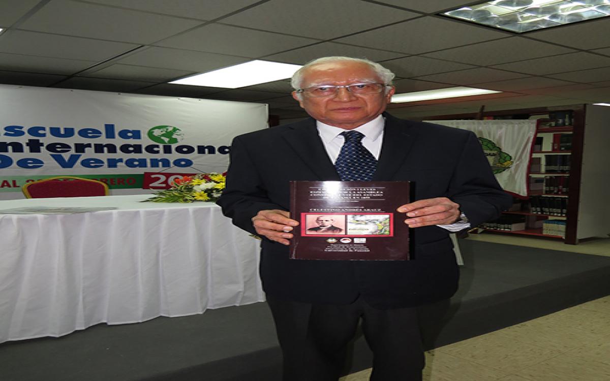 Profesor Celestino Andrés Araúz,Autor de la obra