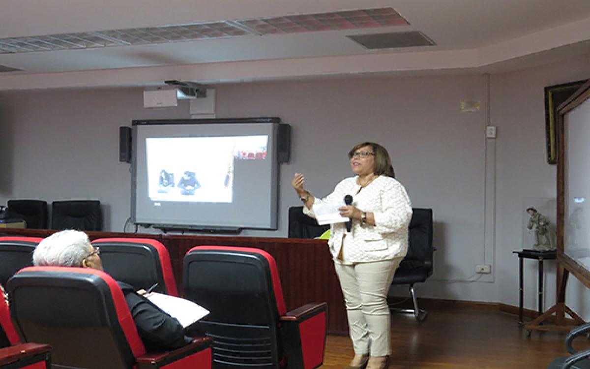  Mgter Myanin Rodríguez en videoconferencia 