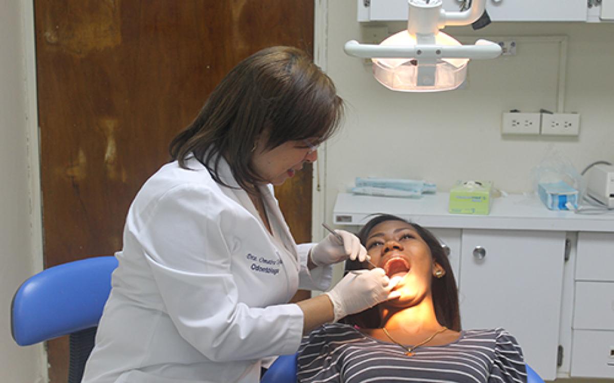 Dra. Zeneida Roner, directora de la Clínica Universitaria 