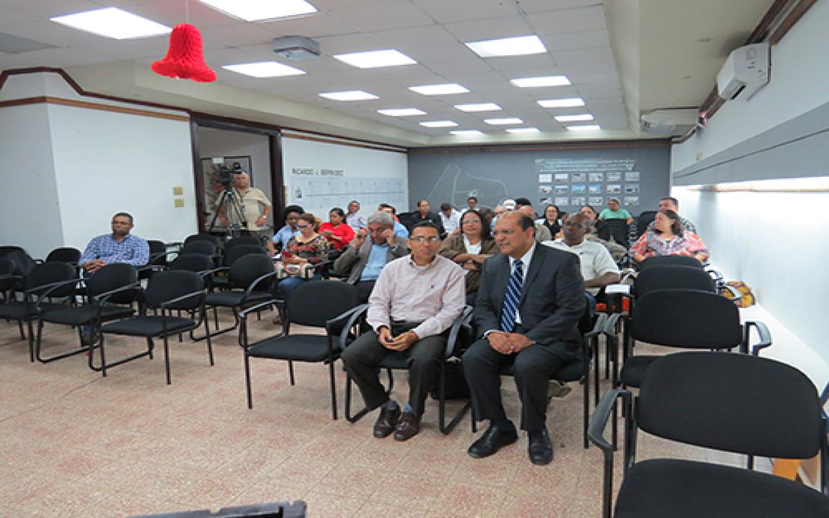 Dr. Alejandro López Ortiz y Dr. Rubén D. Sousa Director del ICAP.