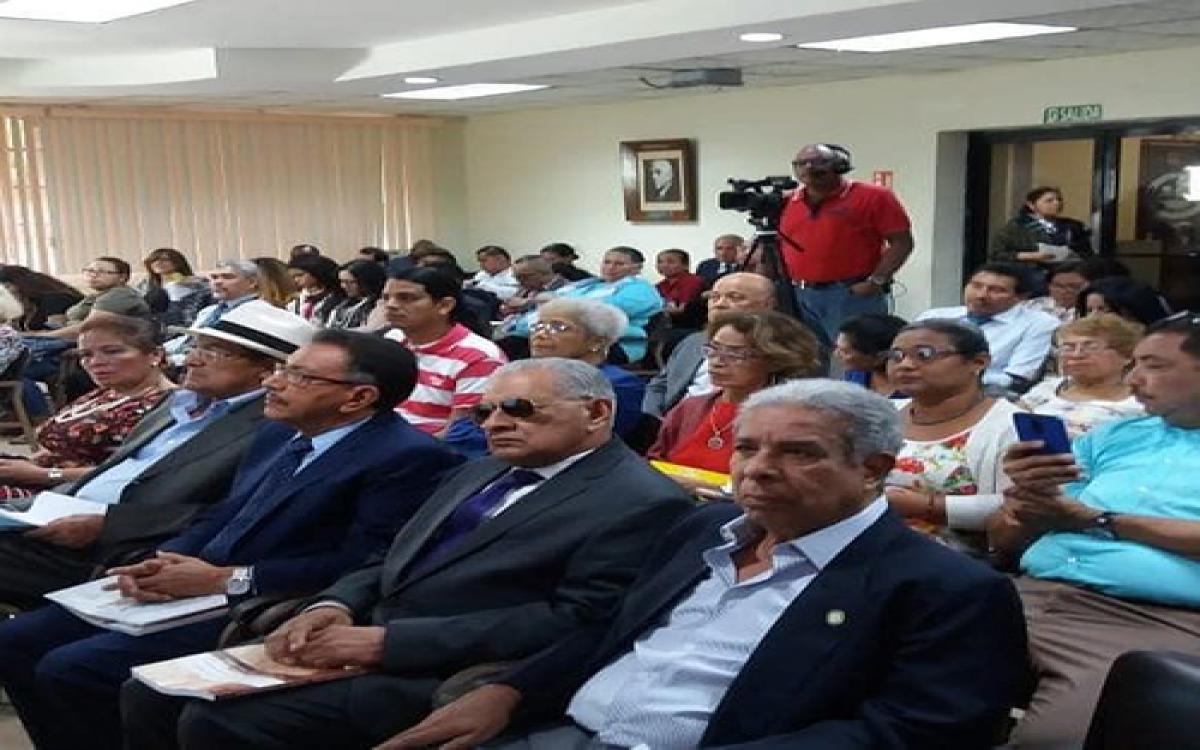 participantes de la conferencia 