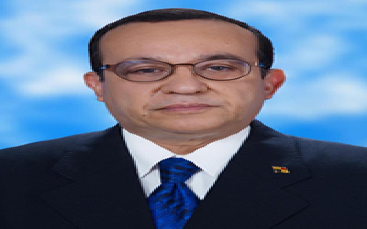 Dr.Eduardo Flores Castro/Rector de la Universidad de Panamá