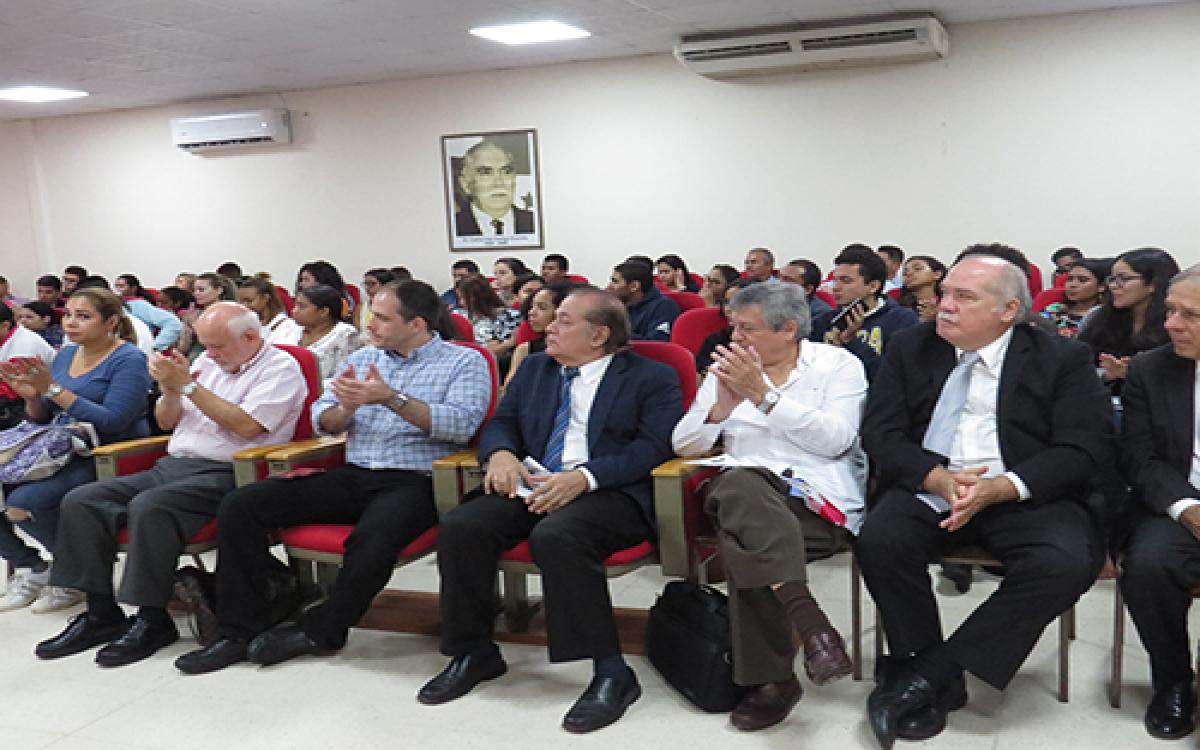 Fortos de Exoposicion Carlos Ivan Zuñiga