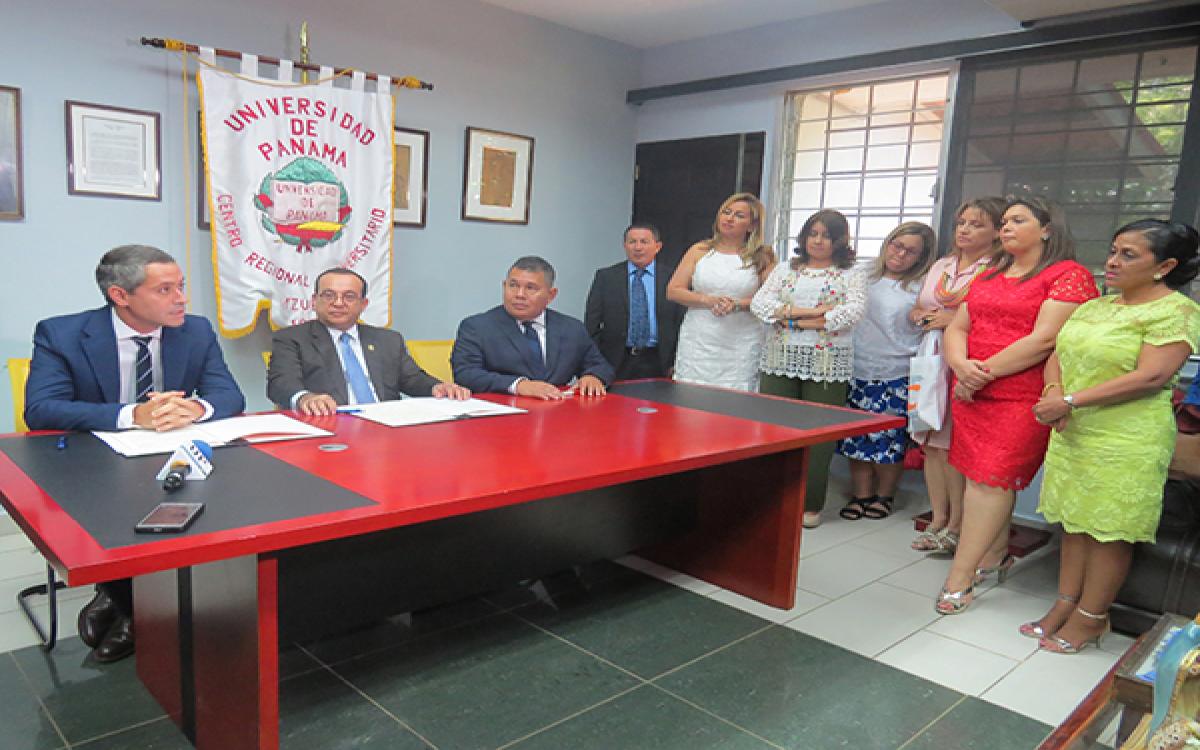 Firma de convenio de salamanca y up 