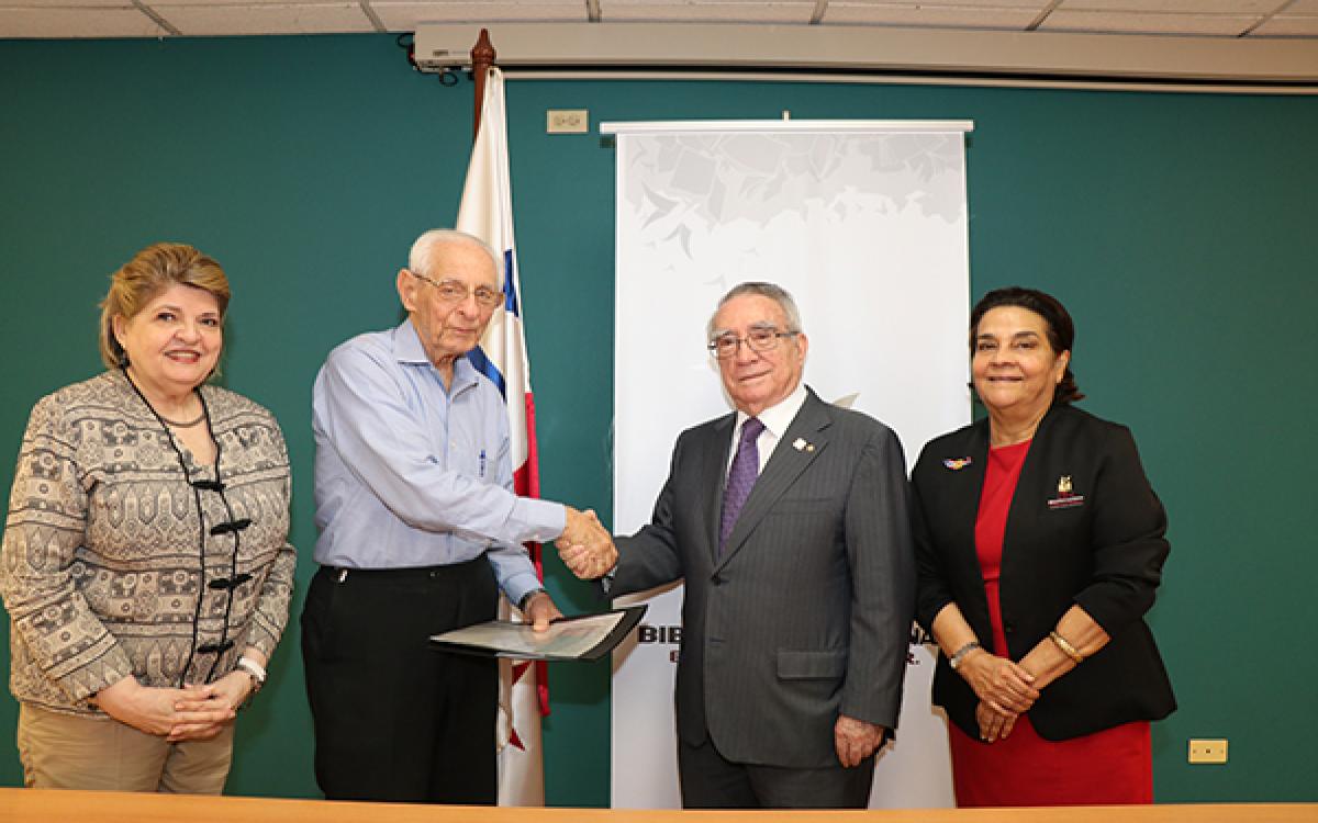 señor Alexander Psychollos, 