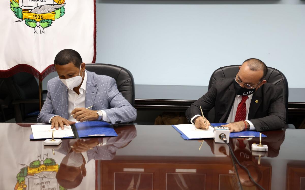 Rector y Hector Brands firman convenio