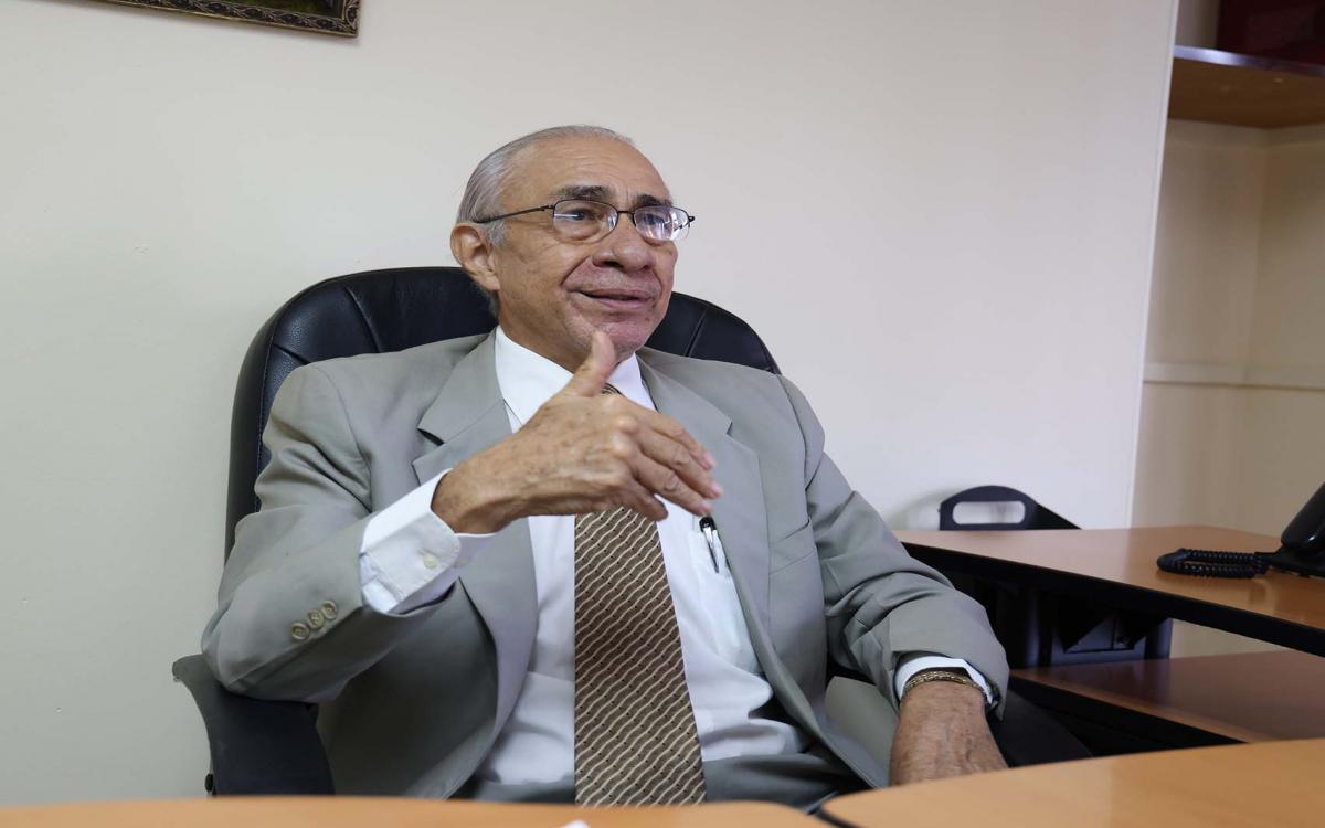 Director general de los Centros Regionales, Extensiones Universitarias y Programas Anexos de la Universidad de Panamá, magíster José Luis Solís Cedeño,