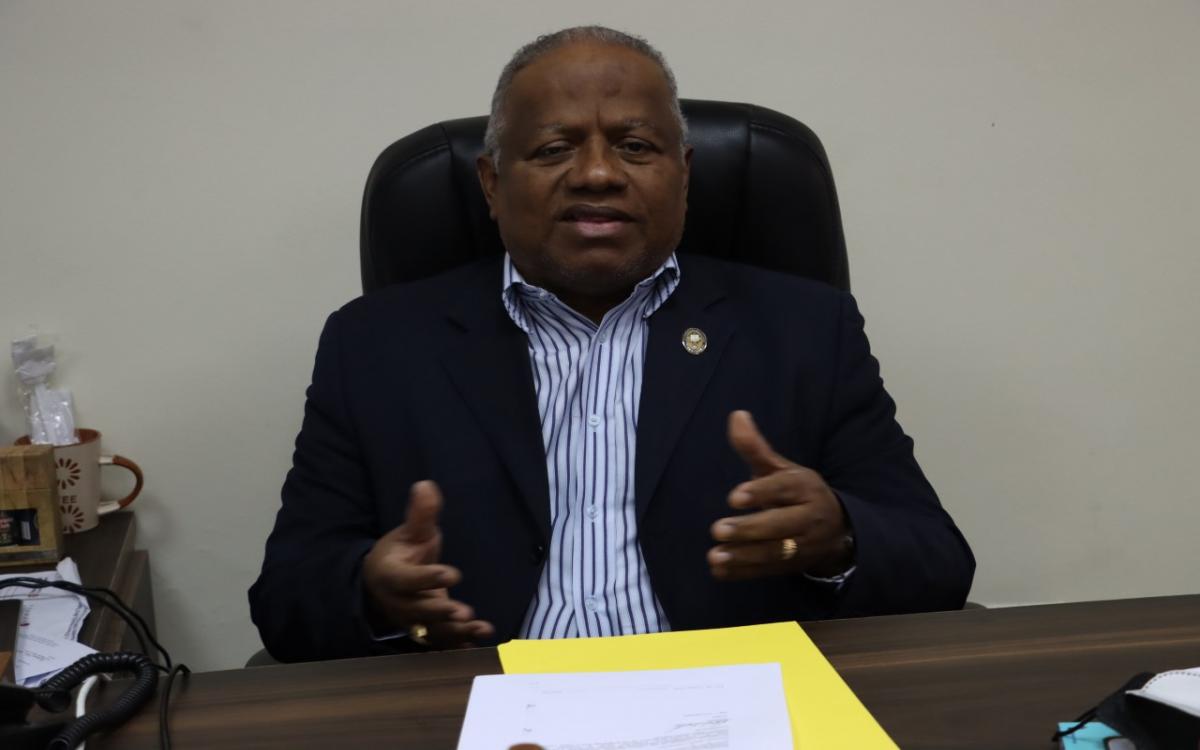 Ingeniero Eldis Barnes, decano de la Facultad de Ciencias  Agropecuarias.