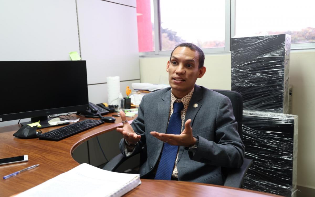 Prof. Pablo Montenegro, subdirector de Evaluación  Universitaria.