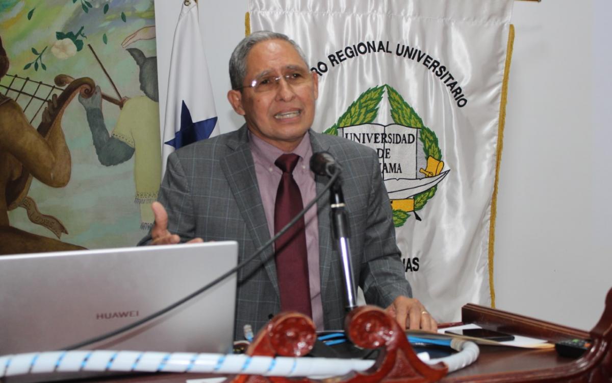 Mgter. Humberto Chang, coordinador de Derecho y Ciencias  Políticas Cruv. Fotos: Claro Gómez