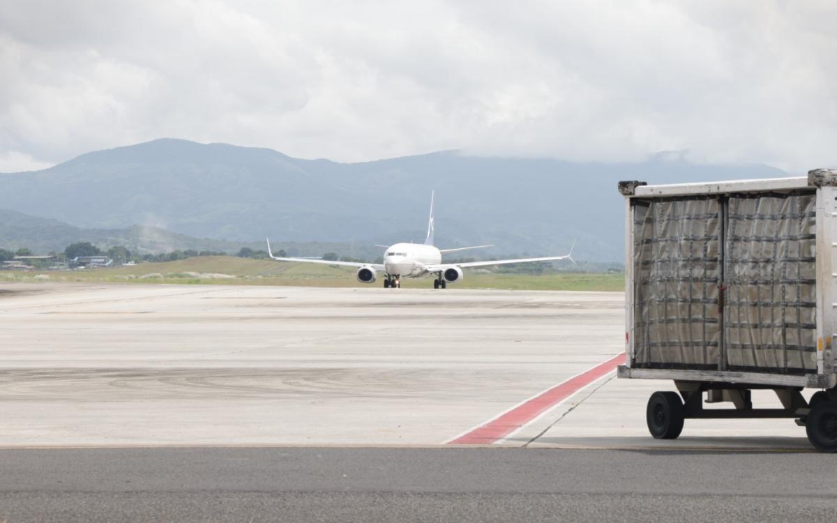 Avión en la pista del Aeropuerto Internacional de Tocumen.