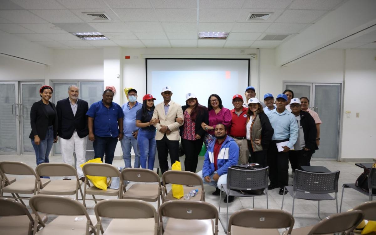 Miembros de Semanario La Universidad y enlaces de los centros regionales universitarios conmemoraron el Día del Periodista